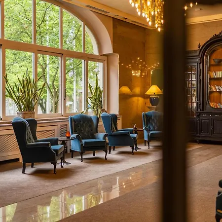 Parkhotel Kurhaus 4*