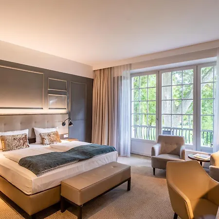 Parkhotel Kurhaus 4*