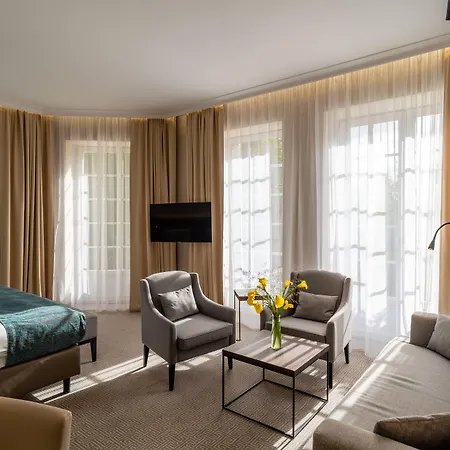 Parkhotel Kurhaus 4*