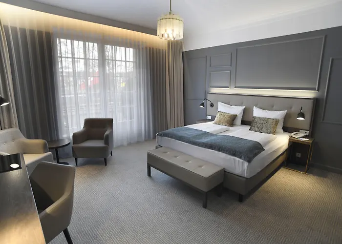 Parkhotel Kurhaus 4*